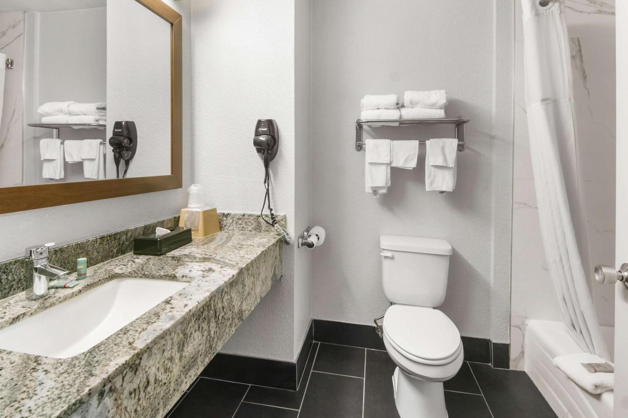 Surestay Plus By Best Western Fort Worth Benbrook Eksteriør bilde