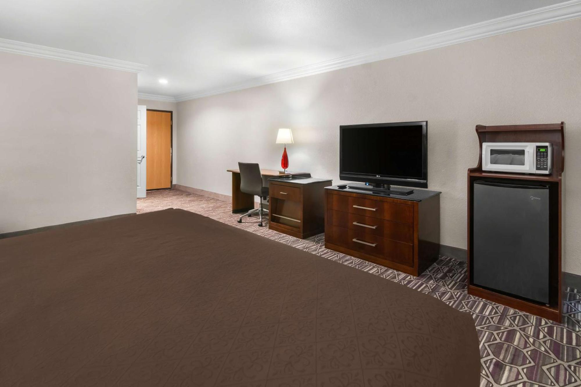 Surestay Plus By Best Western Fort Worth Benbrook Eksteriør bilde