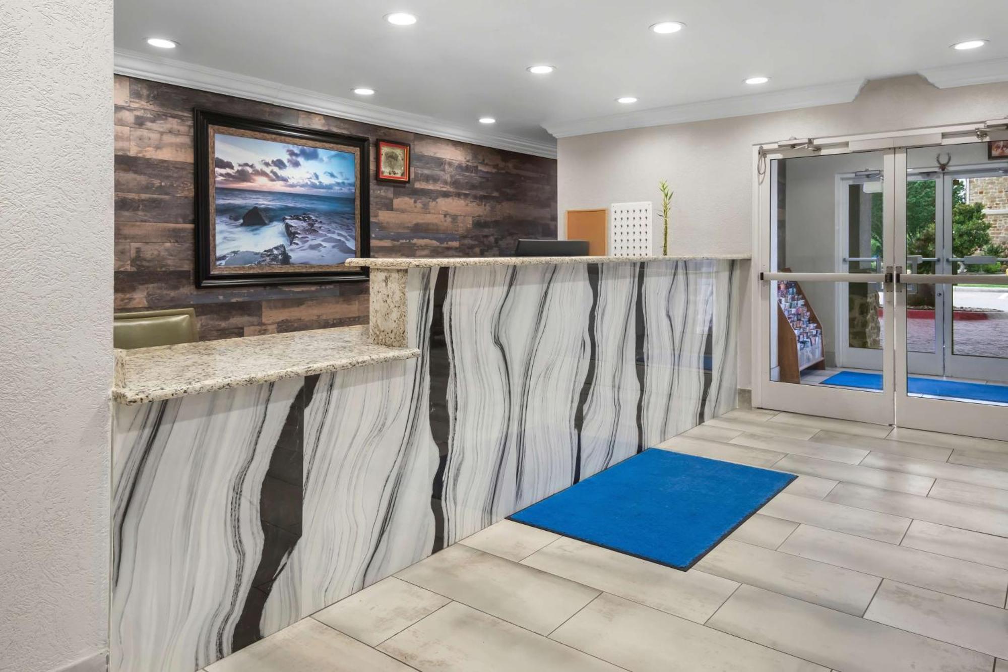 Surestay Plus By Best Western Fort Worth Benbrook Eksteriør bilde