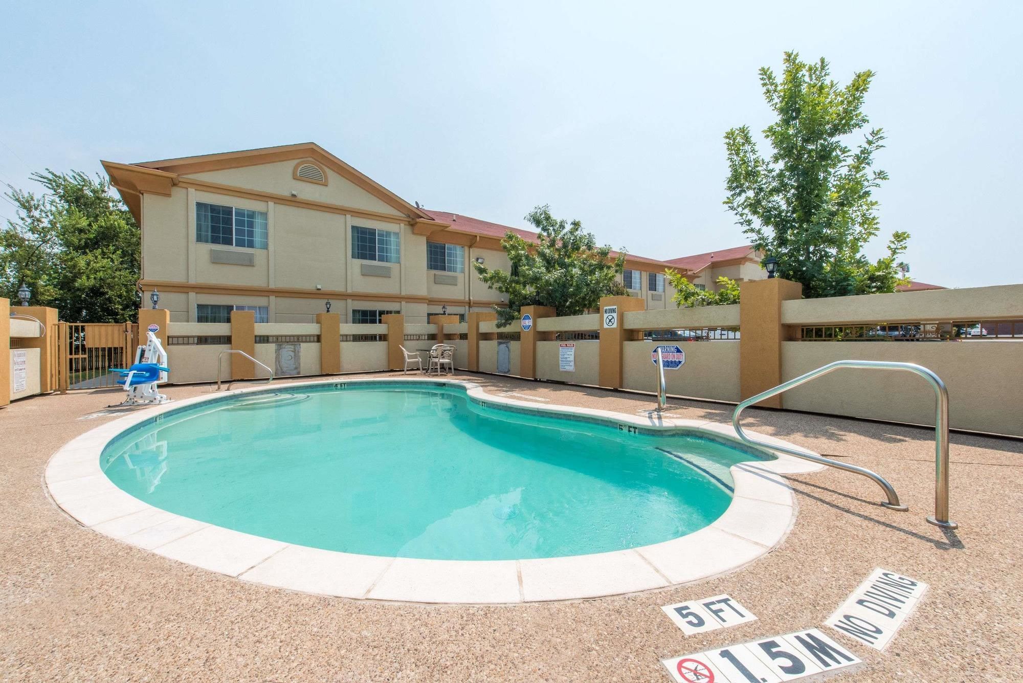 Surestay Plus By Best Western Fort Worth Benbrook Eksteriør bilde